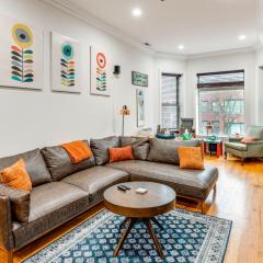 6 Mi to Dtwn Chicago Dog-Friendly Gem with Hot Tub!