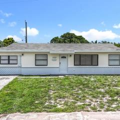4-Bedroom Retreat Near Deerfield Beach!