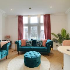 Stylish Central Apartment, families with Parking