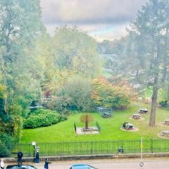 Heart of West End apartment, Glasgow