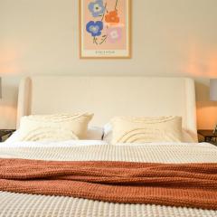 MILPAU Bottrop 2 - Premium-Apartment - 4 Personen mit Queensize-Bett und Einzelbetten - Zentral, Nespresso und Smart-TV