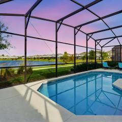 Bella Vida Poolside Family Escape