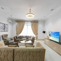 Luxury & Classy 2Bedroom Apartment