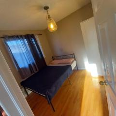 Central Location New Year Stay- Free Parking & Fast Wifi