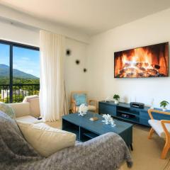 Cozy 2BD Condo, Near Beach