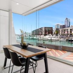 QV Stays Waterfront Retreat 2 Bed 2 Bath