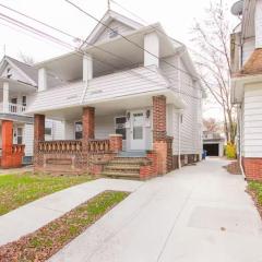 Bright 2BR South Hills - Old Brooklyn Home