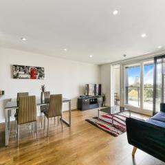 Luxury 2 bed 2 bath apartment in Canary Wharf