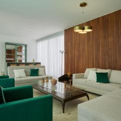 Casa Orbit AC Pool Jacuzzi Central Location