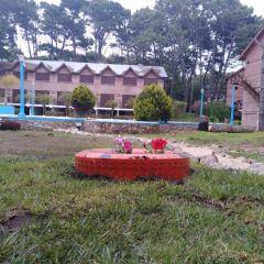 Mar Azul Complejo 5 deptos y 1 casa con servicios a mts del mar