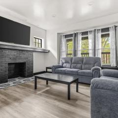 Charming 4BR Niagara Apartment Great Location