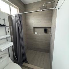 Cuarto independiente frente al museo del desierto