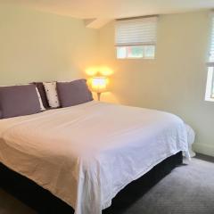 King Suite Between City and Slopes