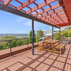 Hilltop Hideaway Family Escape