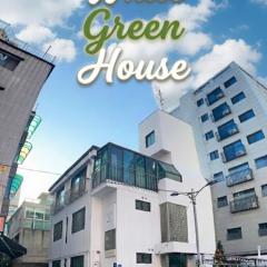 White Green Guesthouse