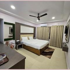 New Beachfront Resort - Rooftop Sea View- Restaurant - Parking -lift Facilities - All Room Fully Air Conditioning Room - Premium Hotel