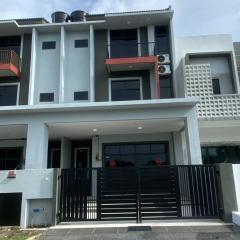 96 HomeStay Sungai Besar