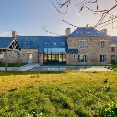 Maison pour 12 avec grand jardin et piscine