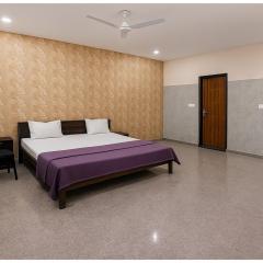 Sunrakh Lane Ashiyana Hotel Shree# Laddoo# Gopal Dham Near Sri Saubhari Rishi Temple pond and Bankey Bihari Temple - Free Wi-Fi With Room Service - Fully Air conditioning Premium Room- Best Hotel In Vrindavan