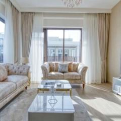 The Royal Suite 1BDR in Sunset-02