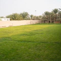 مزرعة أبو رامي ملعب كرة قدم ومسبح وألعاب مائية ومجالس واسعة