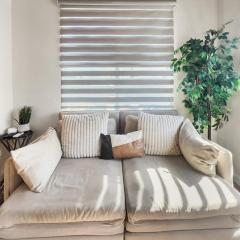 Vibrant 2 BR Apartment Minutes from the Beach