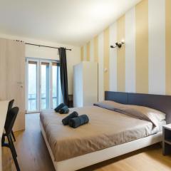 Moderna stanza 2 con terrazza vicino alla Stazione