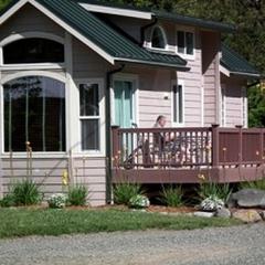 Luxury Cottage with Furnished Deck in Trinity, California