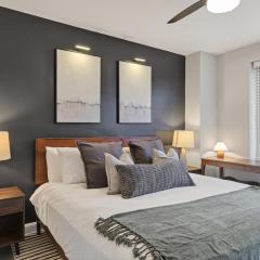 Near Metro - Relax with Massage Chair and Parking