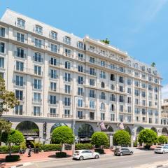 Cape Royale Luxury Suites