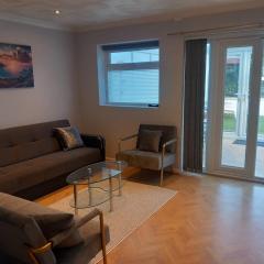 Comfort Haven, Sleeps7, WiFi, Parking, 10 min walk to the beach