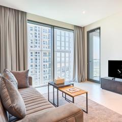 STAY BY LATINEM Luxury 1BR Holiday Home CVG 1803 near Burj Khalifa