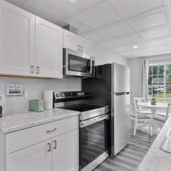 Sleeps 6 Near Neshotah Beach and Lake Michigan