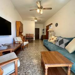 2 bedroom flat by the sea