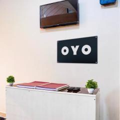 Super Hotel O MAZENTA PALACE