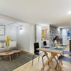 Apartment center of Paris by Studio prestige