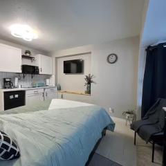 Perfect Location! All include Tampa Private Suite