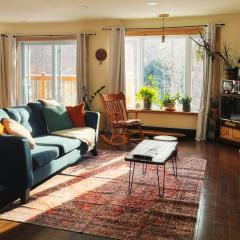 Lakefront Chalet - 3-BR Near Montréal