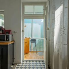 Modern studio in the city center by MANAGR