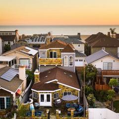 Sand Castle by AvantStay Beach House on Balboa Peninsula w Patio Hot Tub
