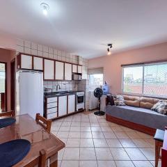 Apê Completo, A/C, Wi-Fi | 250m Praia Canasvieiras