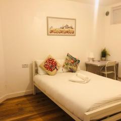 E1 Tower Bridge Stay