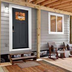 Tiny Retreat-Huge Covered Deck Hot Tub Lake Access