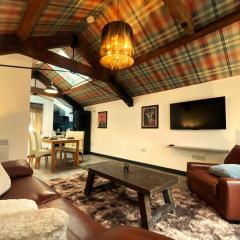 Balmoral Lodge, King Size Apartment by The Hive WA1