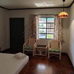 Puangpen Villa Hotel