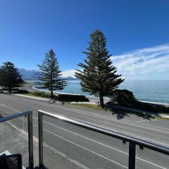 Waves Kaikoura Waterfront Apartment