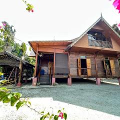 Indah Desa Homestay