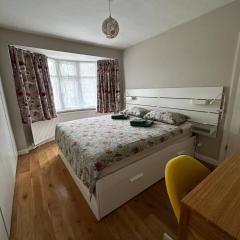 Stylish 1bed flat on the 1st floor maisonette