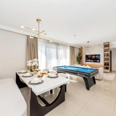 Royal Vista - Luxurious 4BR Penthouse with Pool Table & Burj Khalifa NYE Fireworks Show