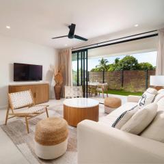 Wooden Tone LUX 2BR Walk to Beach Sky Pool Deck